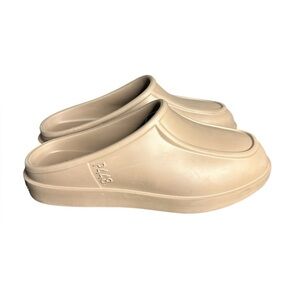 P448 Flo Apron Toe Mules 40/41 (7-8)